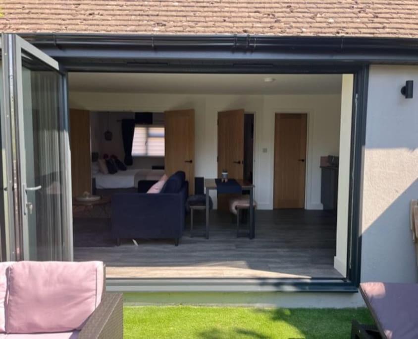 본머스 The Hideaway With Own Private Sunny Garden 아파트 외부 사진